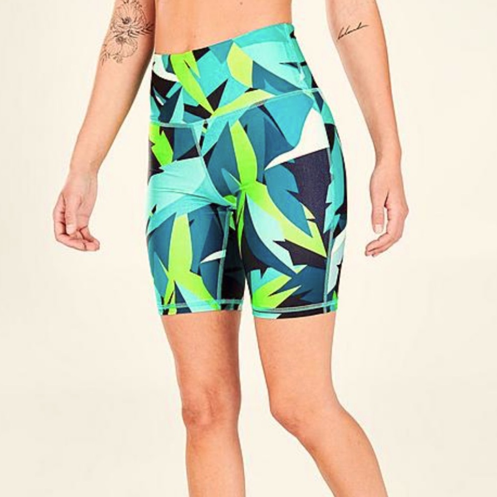 🆕Under Armour - HeatGear Armour Bike shorts
